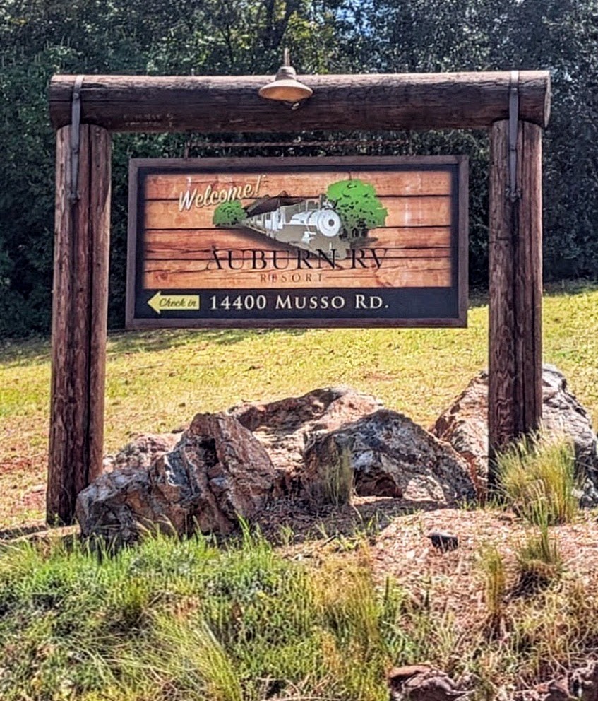 Auburn RV Resort welcome sign
